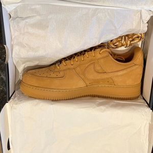SUPREME Nike Air Force 1 Size 11 Wheat